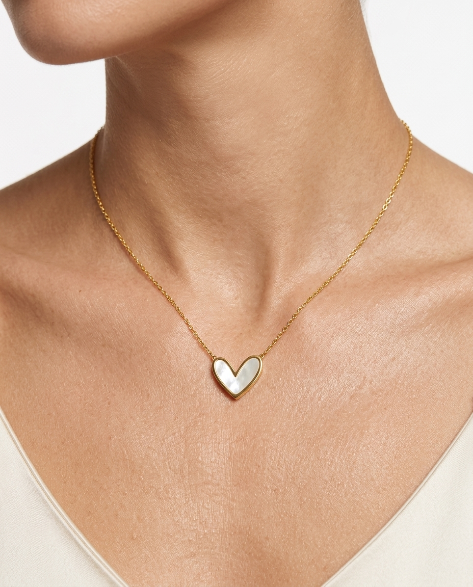 White heart stainsteel necklace