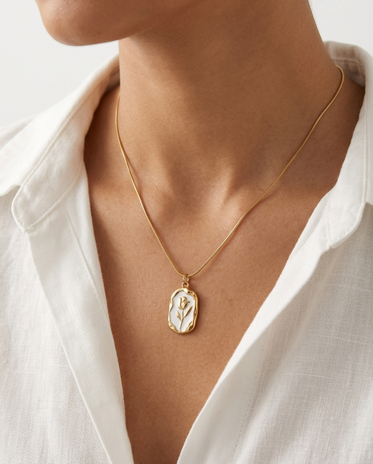 Mother-of-Pearl Flower Necklace