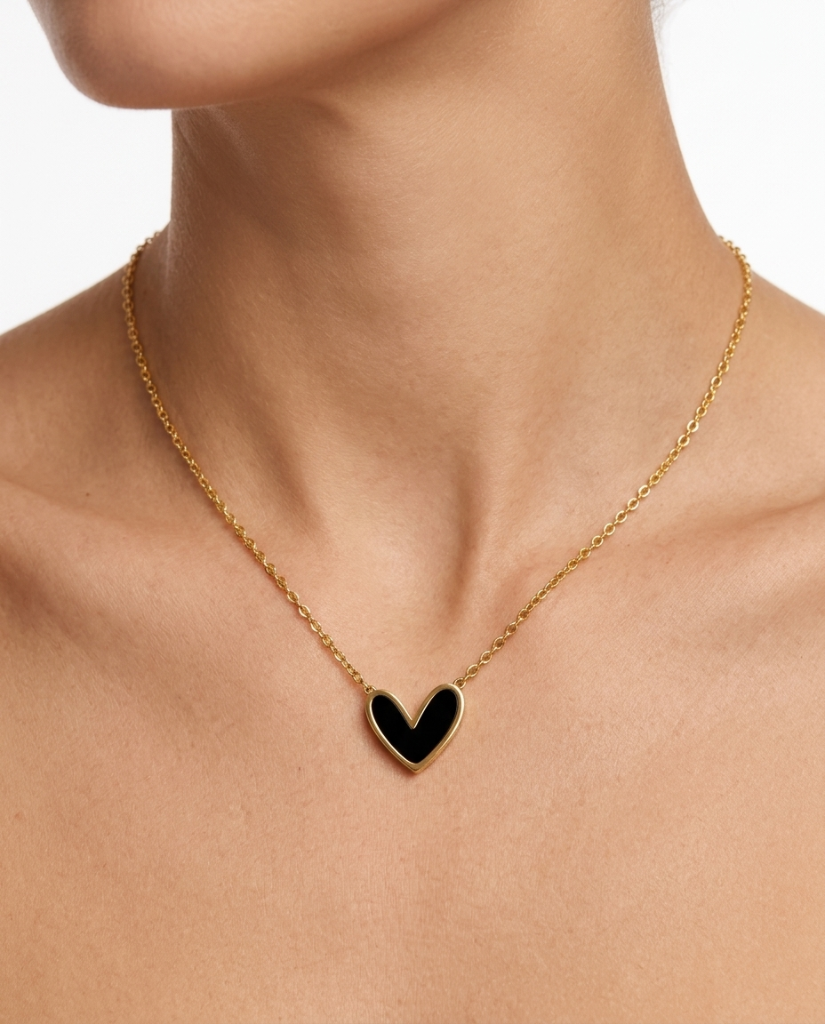 Black heart stainless steel necklace