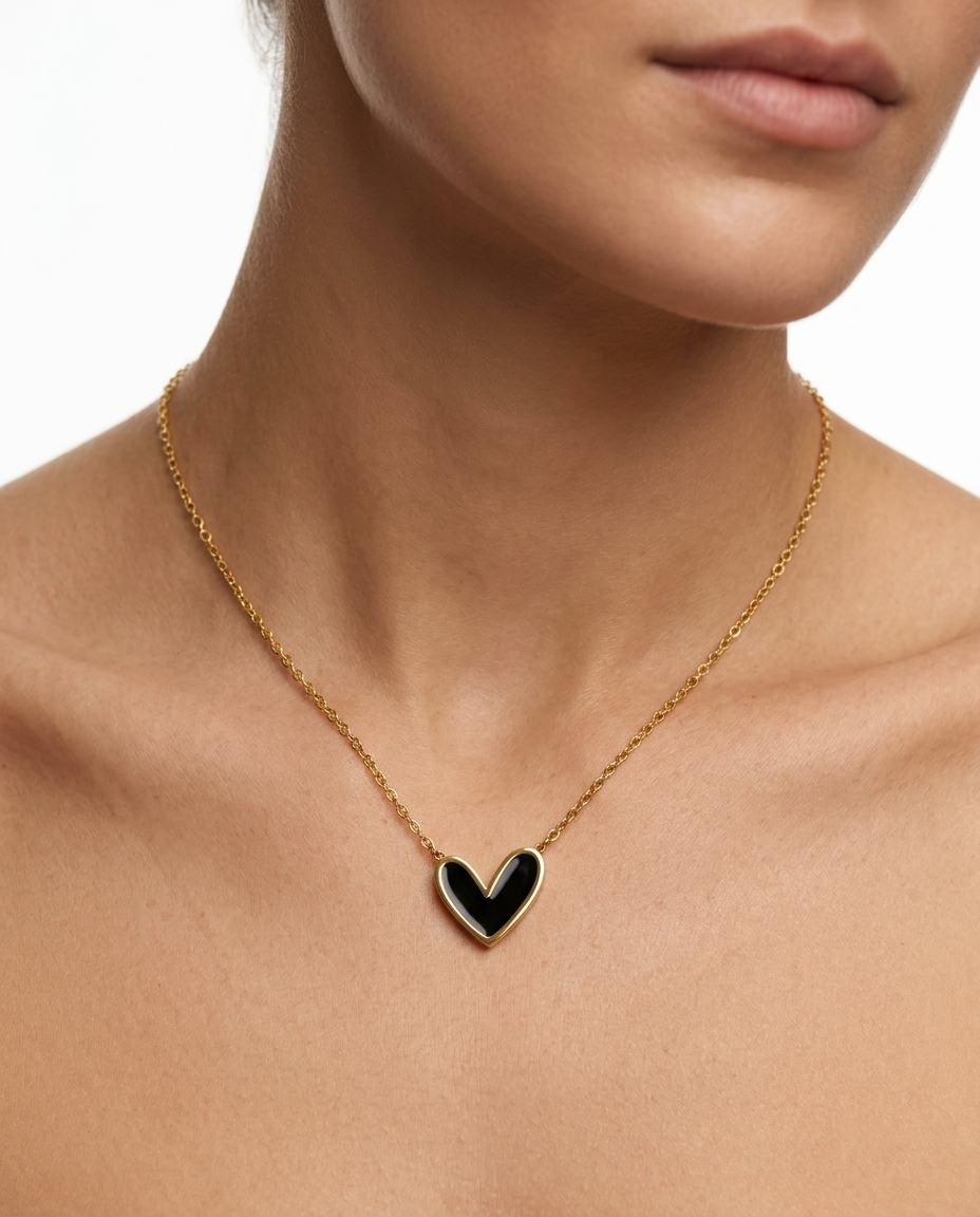 Black heart stainless steel necklace