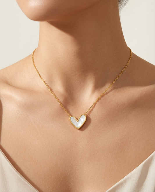White heart stainsteel necklace